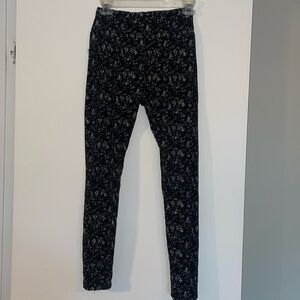 One Size Black / White Flowers LuLaRoe Leggings